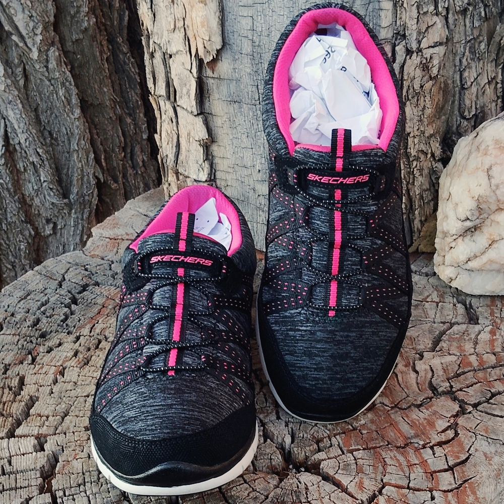 SOLD. Skechers D'Lites, Pink & Dark Gray Womenng Shoes. Size 7, Gently Pre-Own
